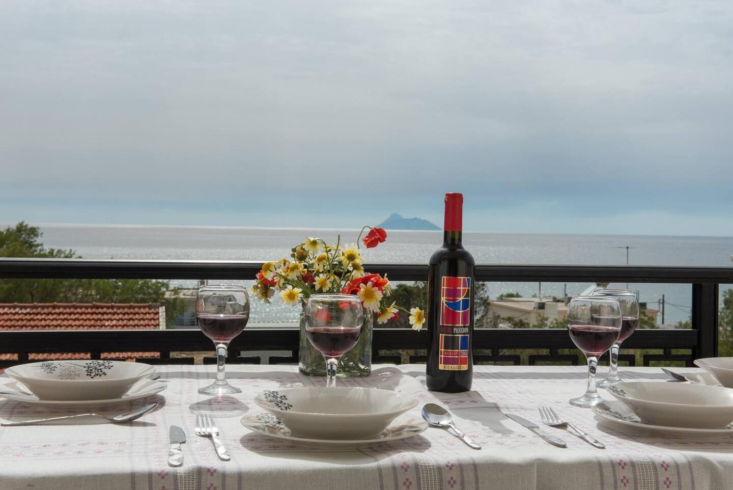 Sofia Apartment, With Sea & Mountain View Kalamaki  Dış mekan fotoğraf
