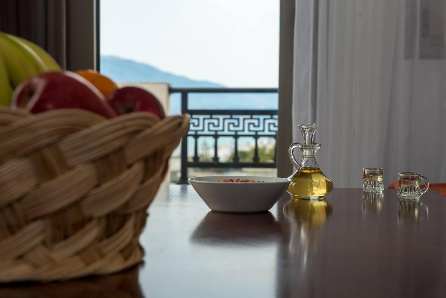 Sofia Apartment, With Sea & Mountain View Kalamaki  Dış mekan fotoğraf